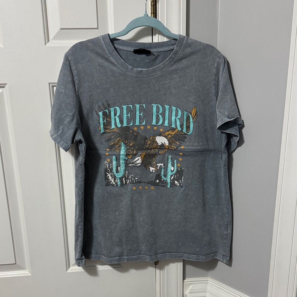 Nursing Queen Free Bird Graphic T-Shirt - Gray